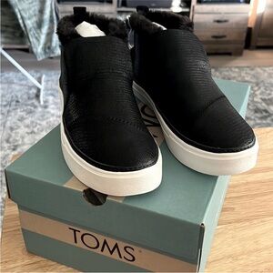 TOMS Women's Black Textured Booties